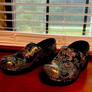 Never worn Sanita Original Danish Clogs teal and gold details. Size EU 38 - US 7